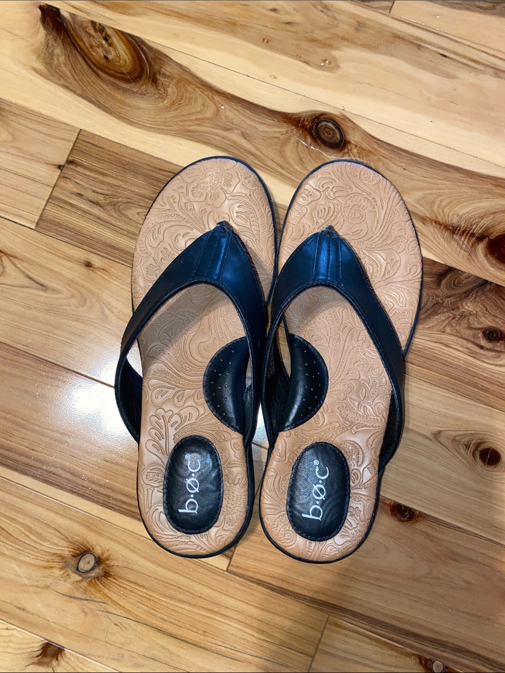 b.o.c. Women’s Black Thong Sandals - Comfortable Casual Slip-Ons